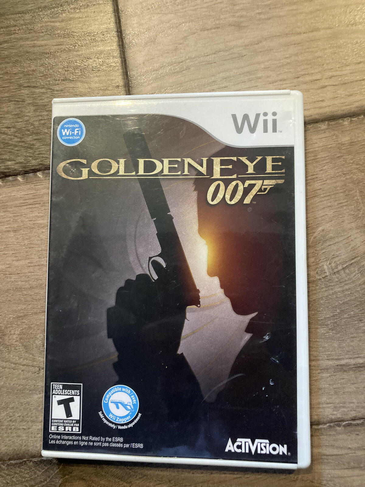 007 GoldenEye (Nintendo Wii, 2010) CIB COMPLETE