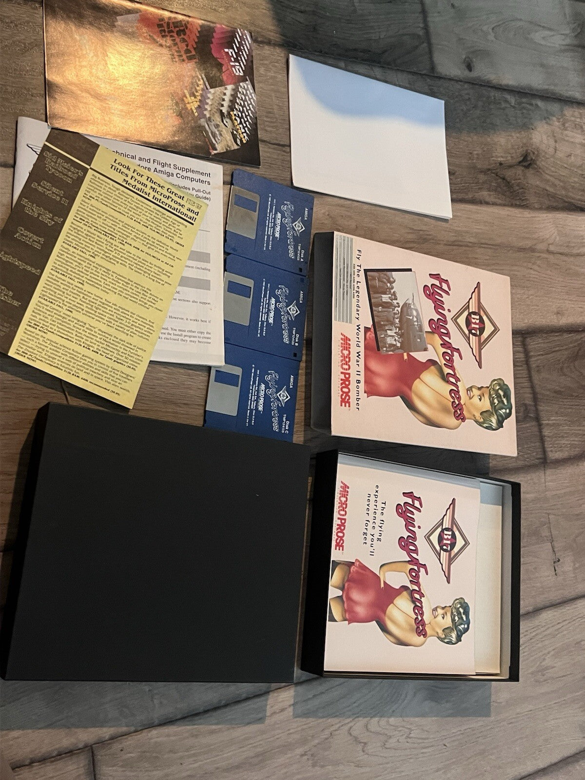 Amiga B17 Flying Fortress Game Boxed Disks Manual Poster In Excellent Condition