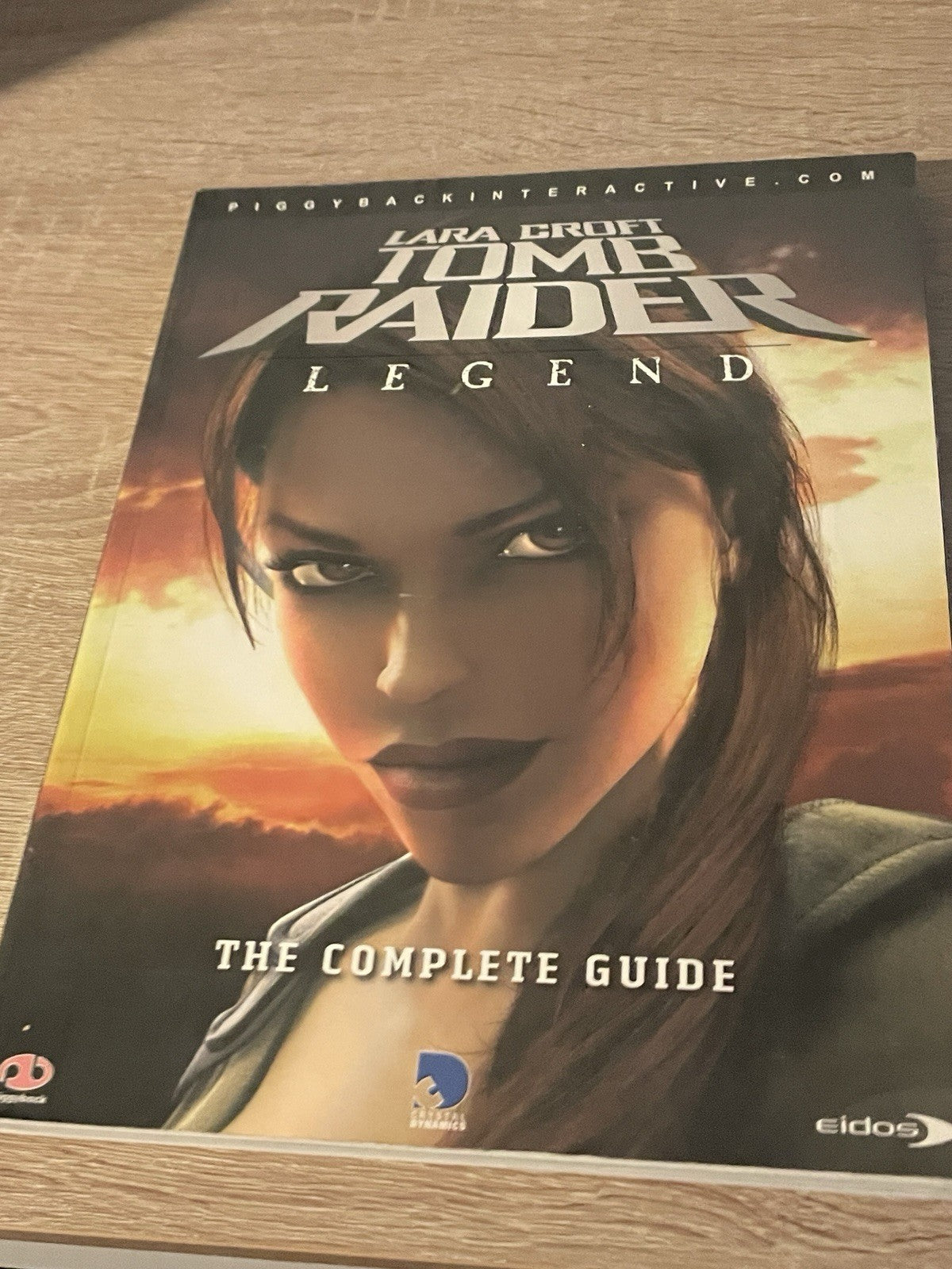 Lara Croft Tomb Raider Legend The Complete Guide Piggyback 2006