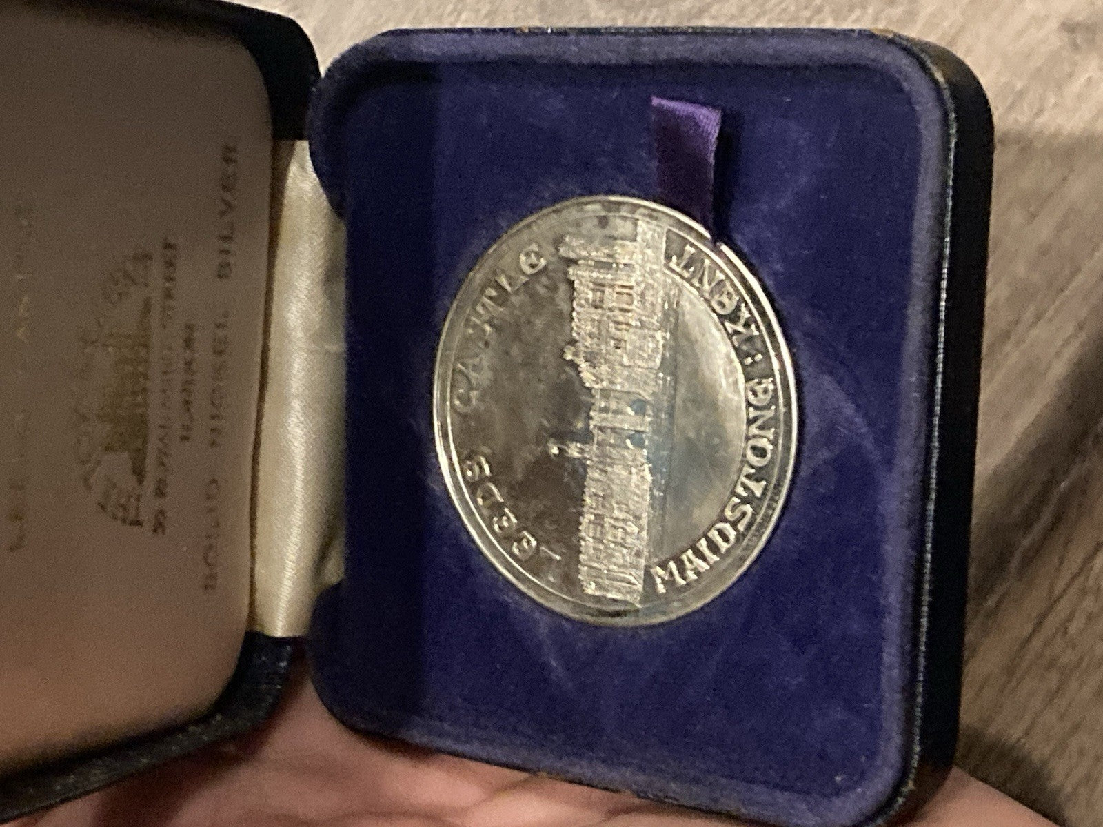 Kent Leeds Castle Maidstone Cupro-Nickel Souvenir Medal Boxed William Conqueror