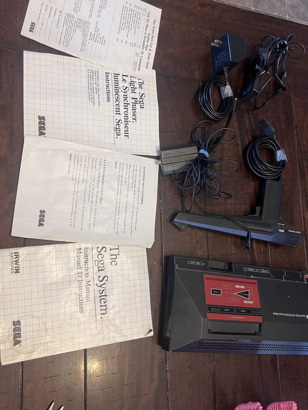 Vintage Sega Master System 1 3010-A Video Gaming Console System + Light Phaser