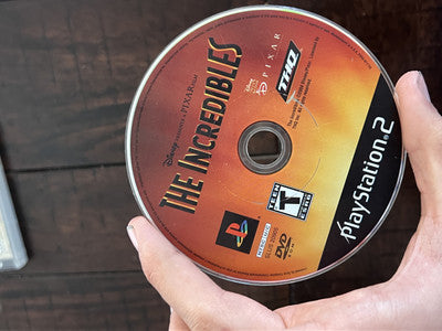 The Incredibles (Sony Playstation 2 PS2, 2004) DISC ONLY