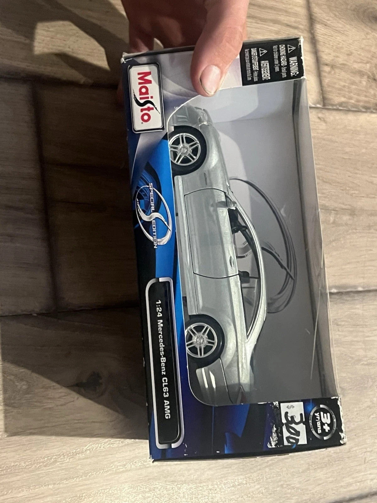 Maisto 1/24 - Mercedes Benz CL63 AMG Silver Diecast Scale Model Car