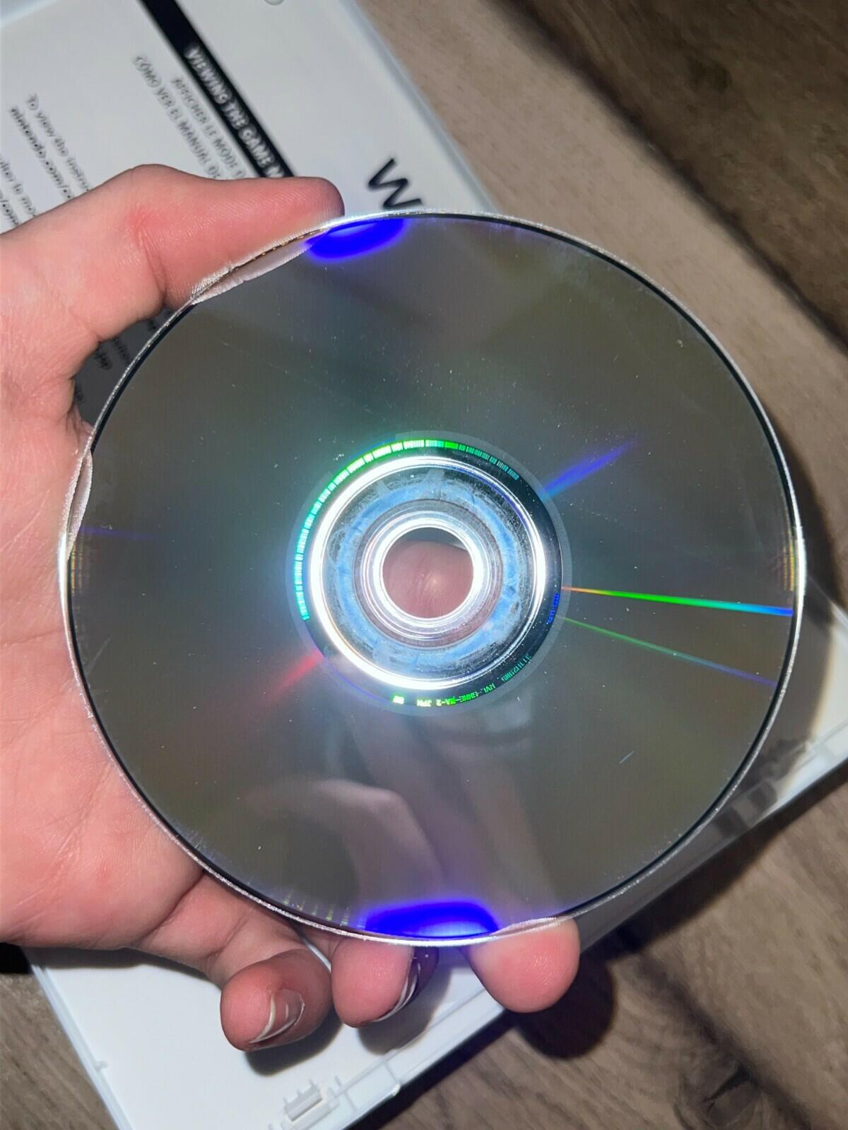 New Super Mario Bros. Wii: White Case Different Artwork (Nintendo Wii, 2009) CIB