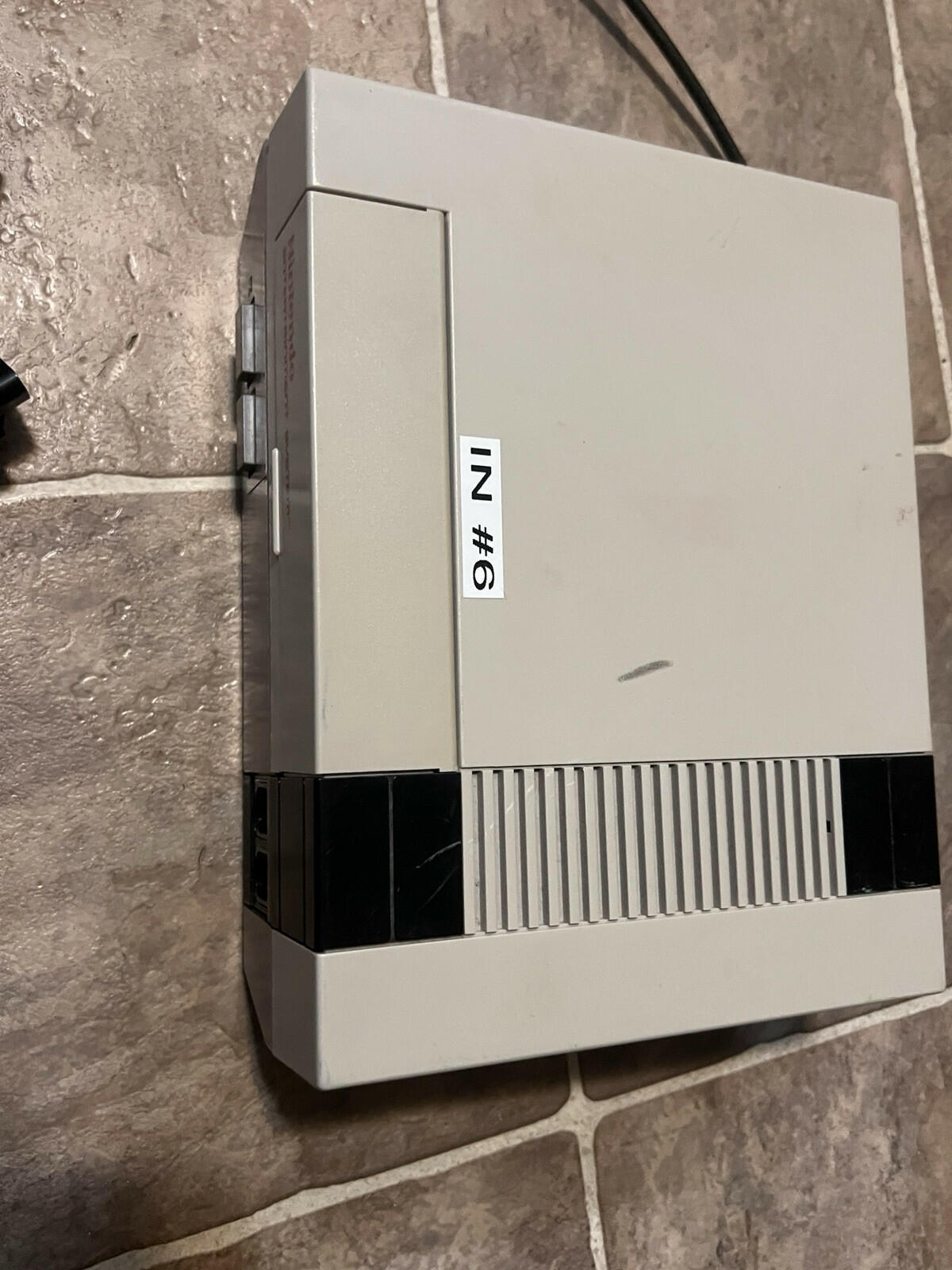 Nintendo NES Console NES-001 Working & TESTED ! Bundle With Two Controllers