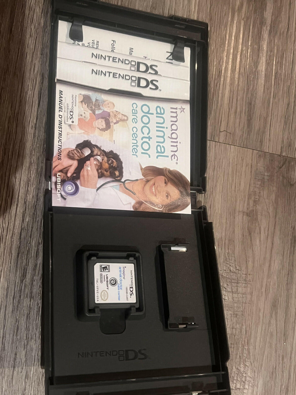 Imagine Animal Doctor Care Center (Nintendo DS, 2010) CIB COMPLETE