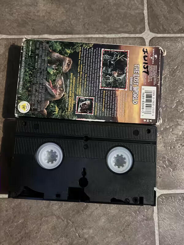 The Lost World: Jurassic Park (VHS, 1997)