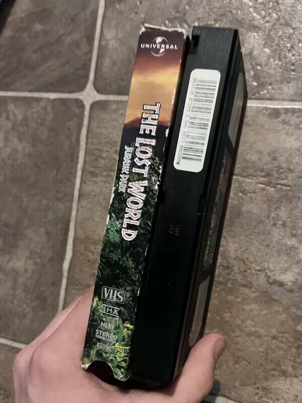 The Lost World: Jurassic Park (VHS, 1997)
