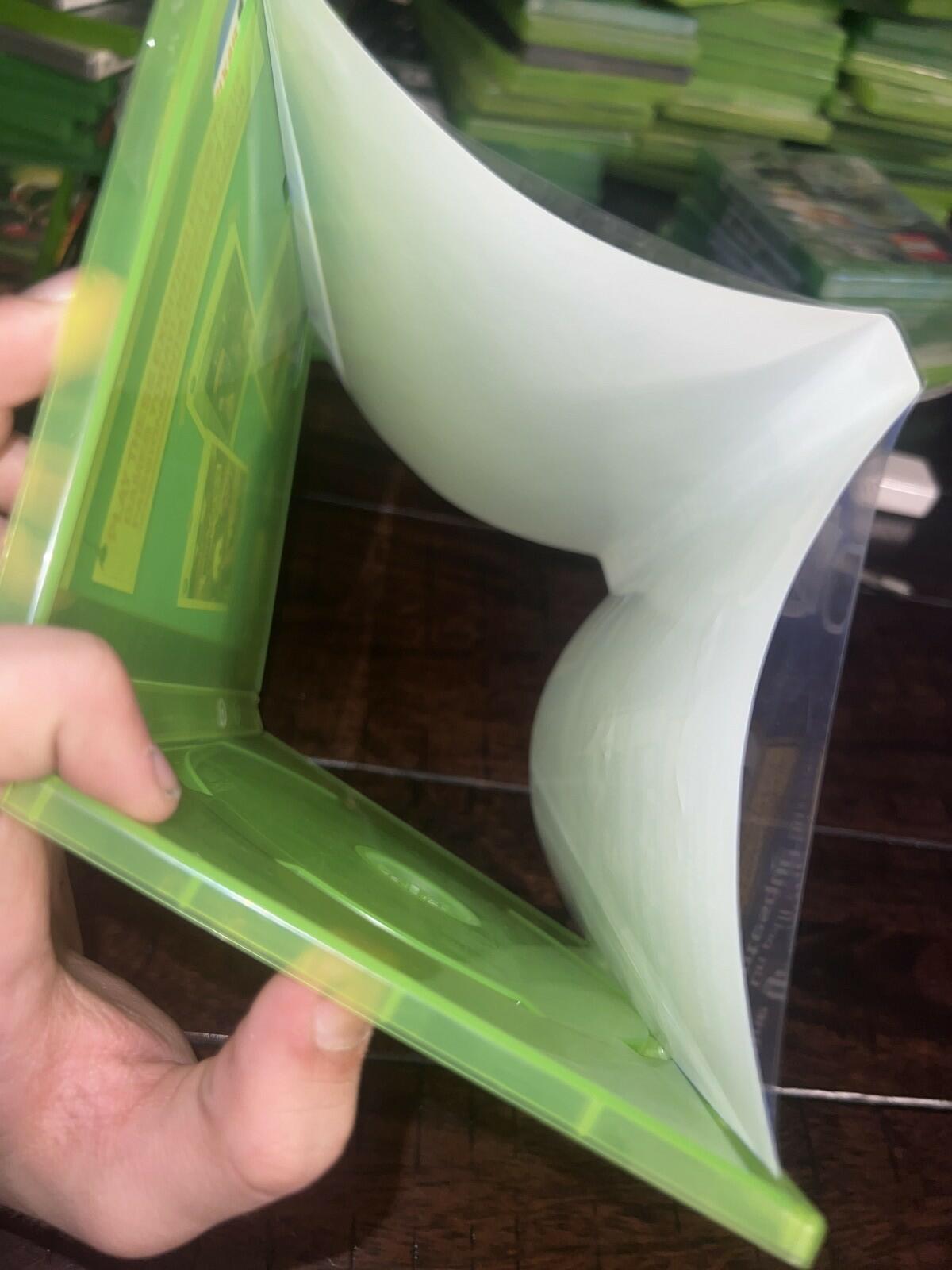 Wall-E (Microsoft Xbox 360, 2008) CIB COMPLETE