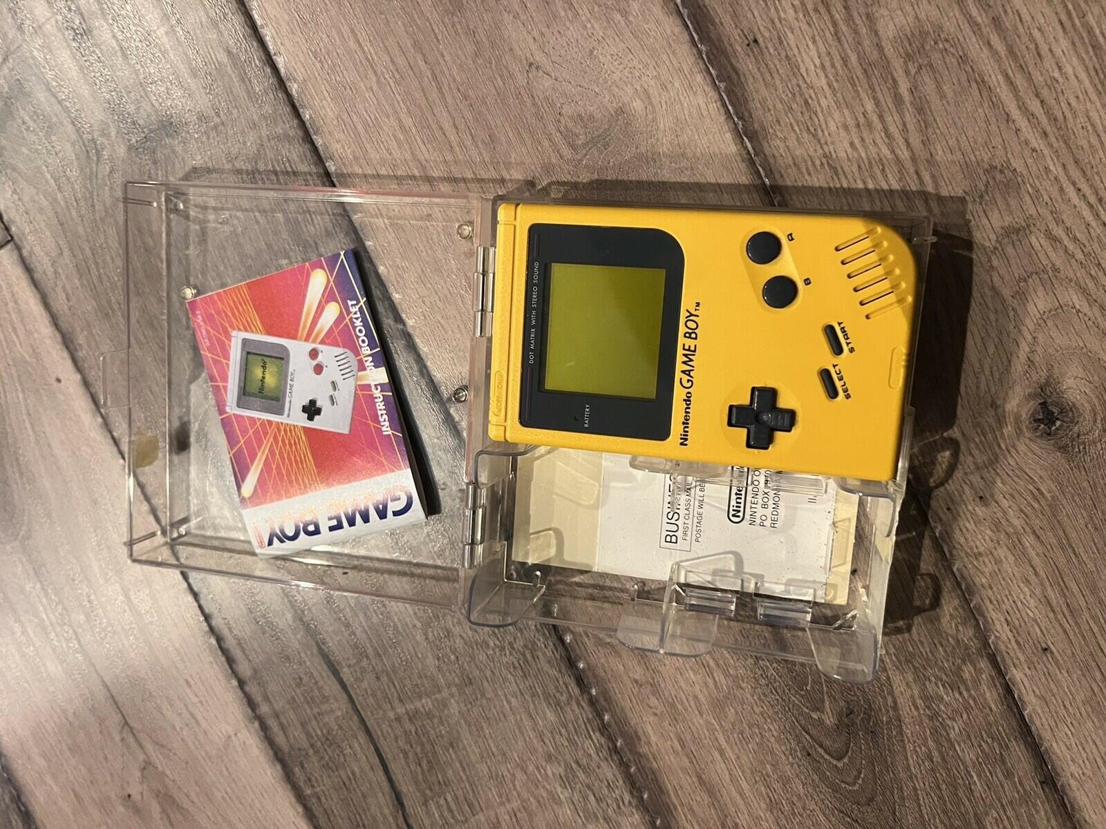 Yellow Play it Loud Original Game Boy DMG-01 Complete in Box CIB Case Brick