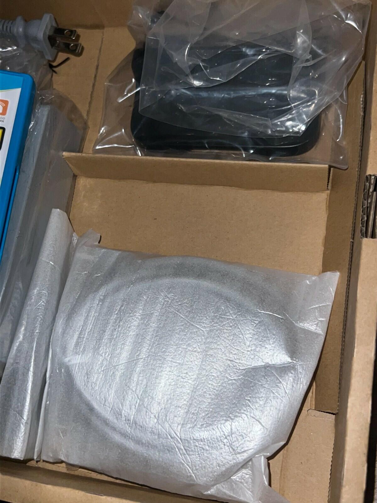 Nintendo Wii U Super Mario 3D World Deluxe Set 32GB Black Console Brand New