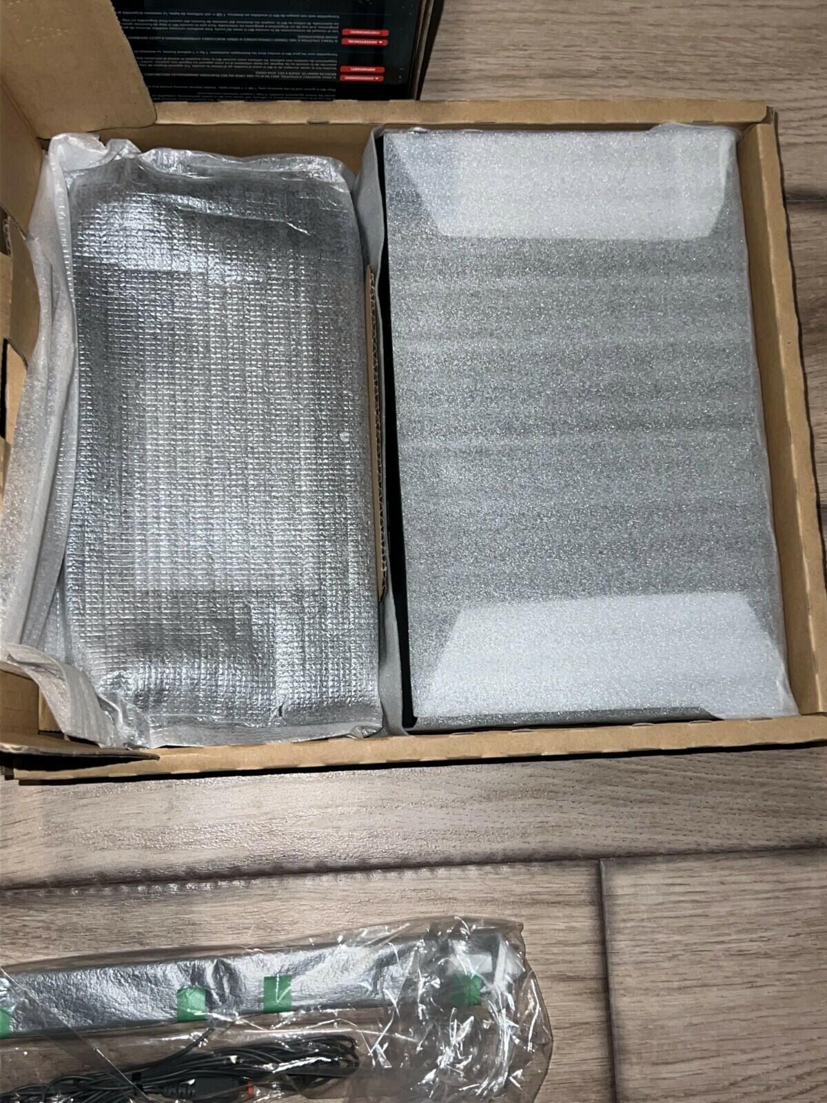 Nintendo Wii U Super Mario 3D World Deluxe Set 32GB Black Console Brand New