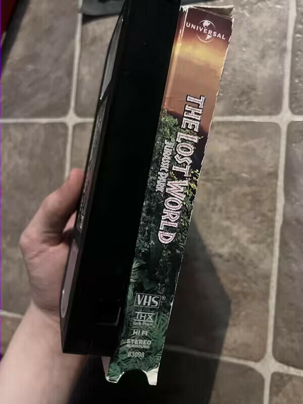 The Lost World: Jurassic Park (VHS, 1997)