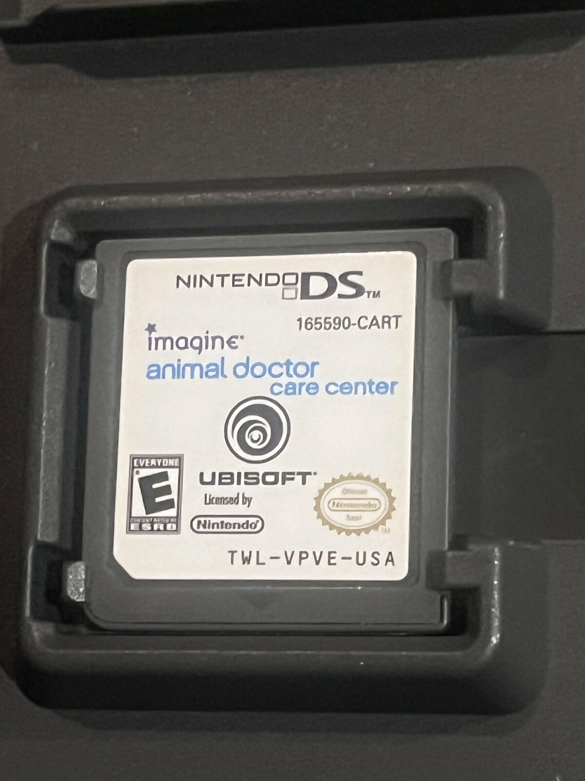 Imagine Animal Doctor Care Center (Nintendo DS, 2010) CIB COMPLETE