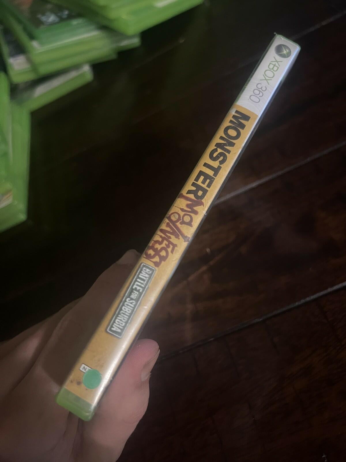 Monster Madness Battle for Suburbia (Microsoft Xbox 360, 2007) CIB COMPLETE