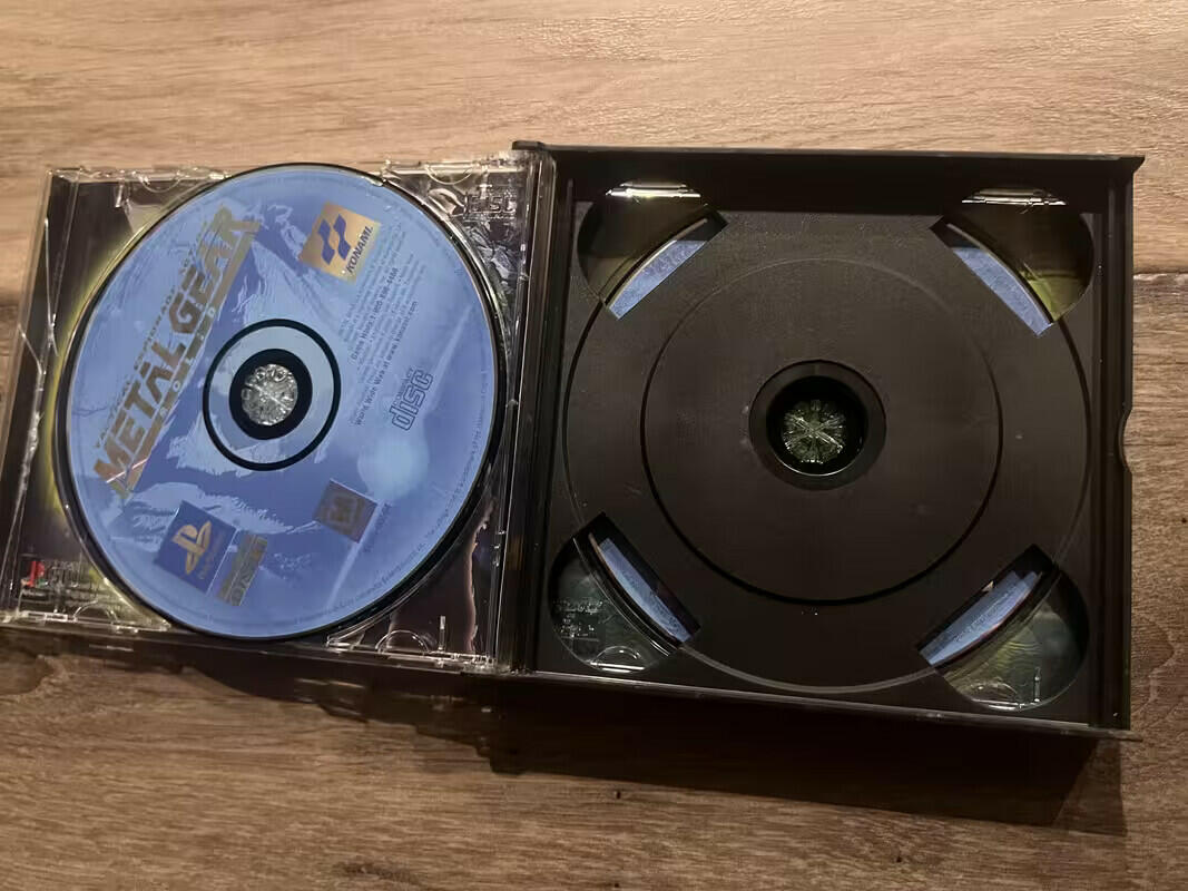 Metal Gear Solid (Sony Playstation, 1998) CIB