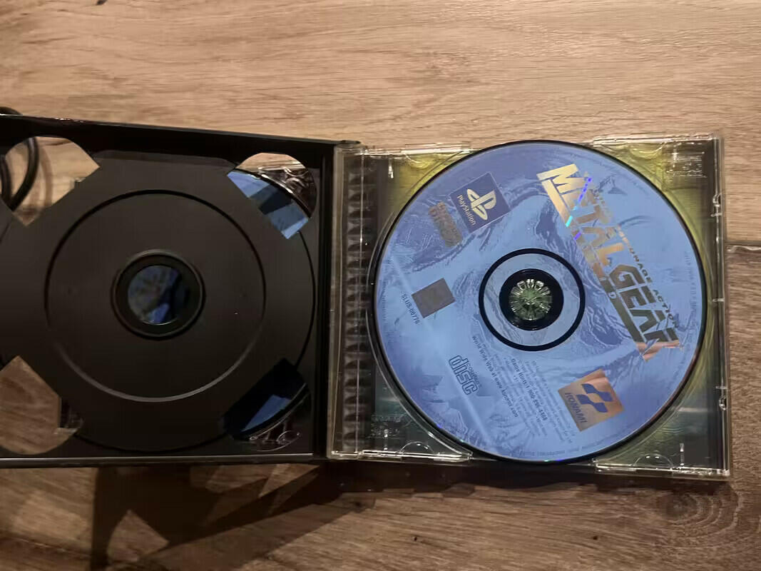 Metal Gear Solid (Sony Playstation, 1998) CIB