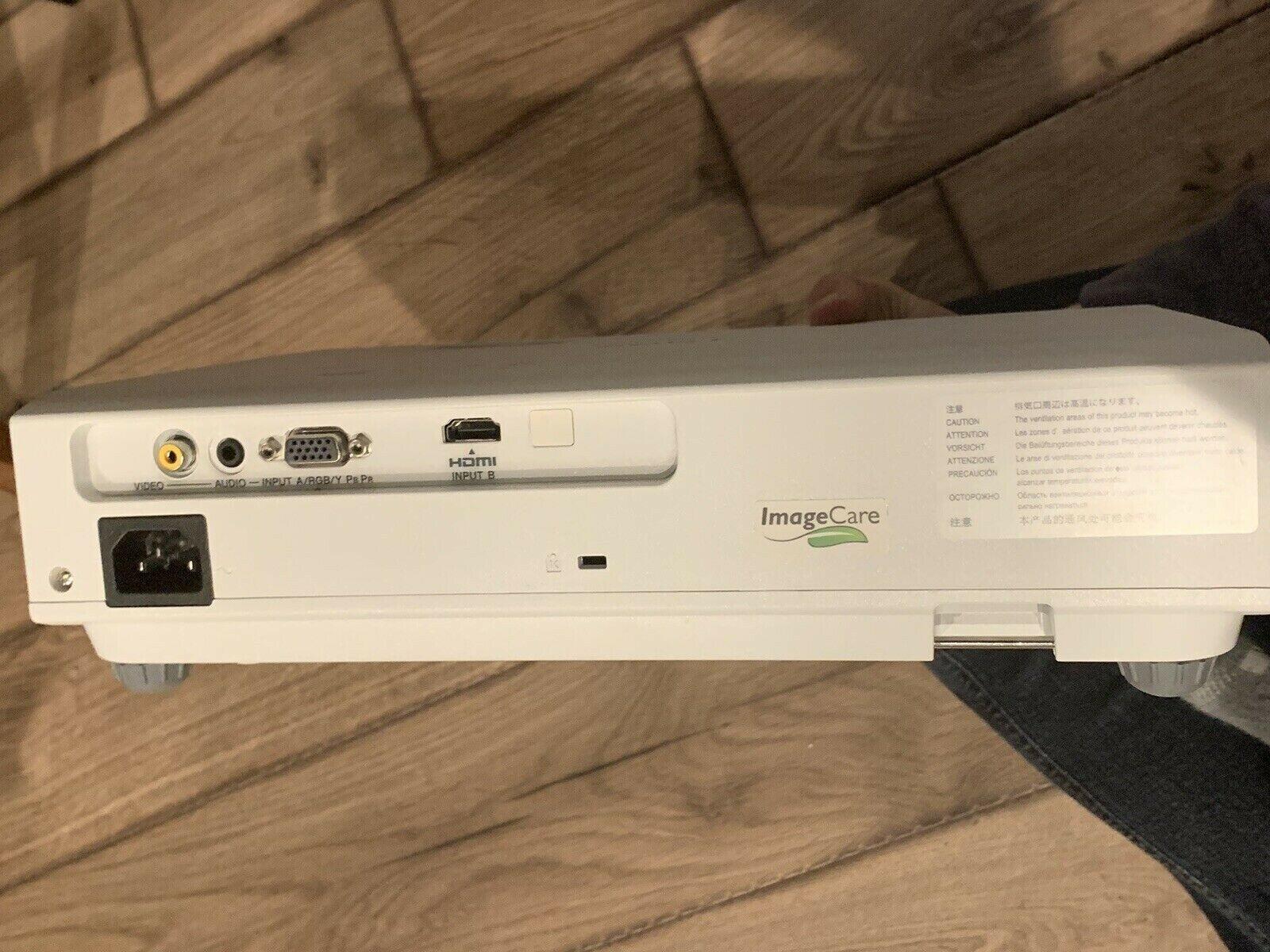 SONY VPL-DX120 Projector 2600 ANSI 4:3 XGA (1024x768) 5Hours Of Use