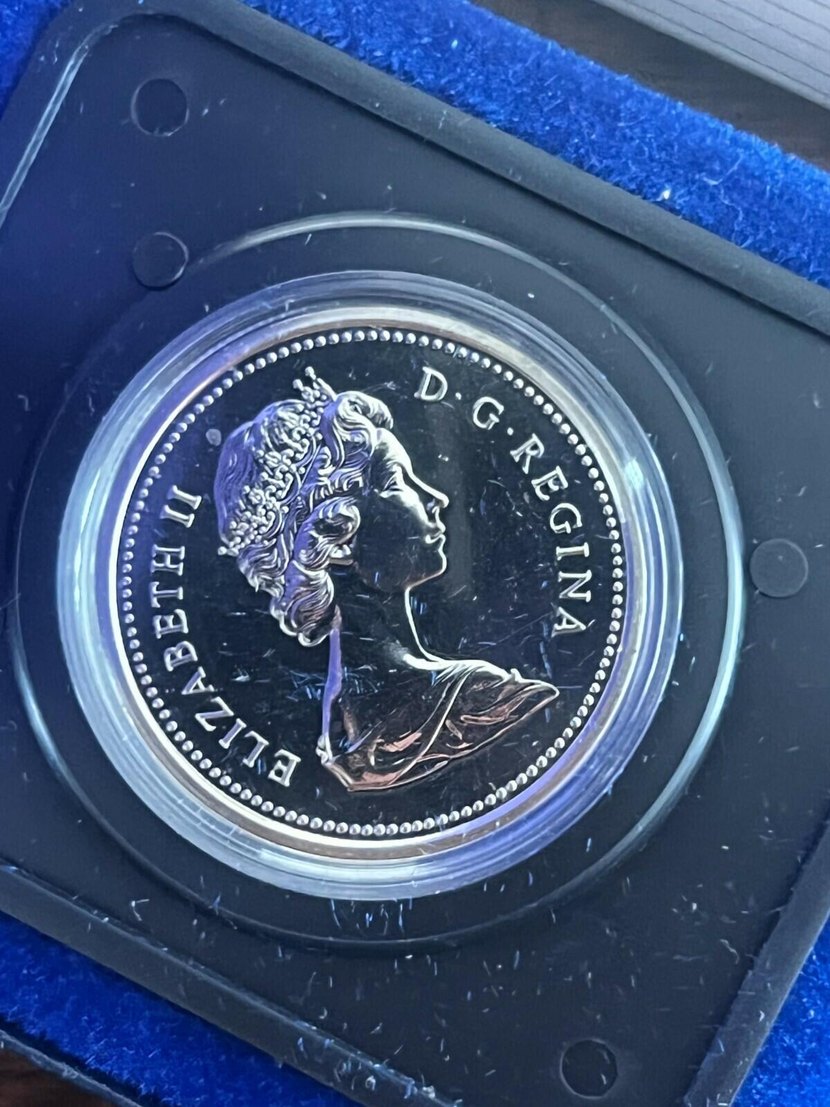 1975 Canada $1 Coin Voyageur Dollar (With RCM Box) + Outer Cardboard Sleeve