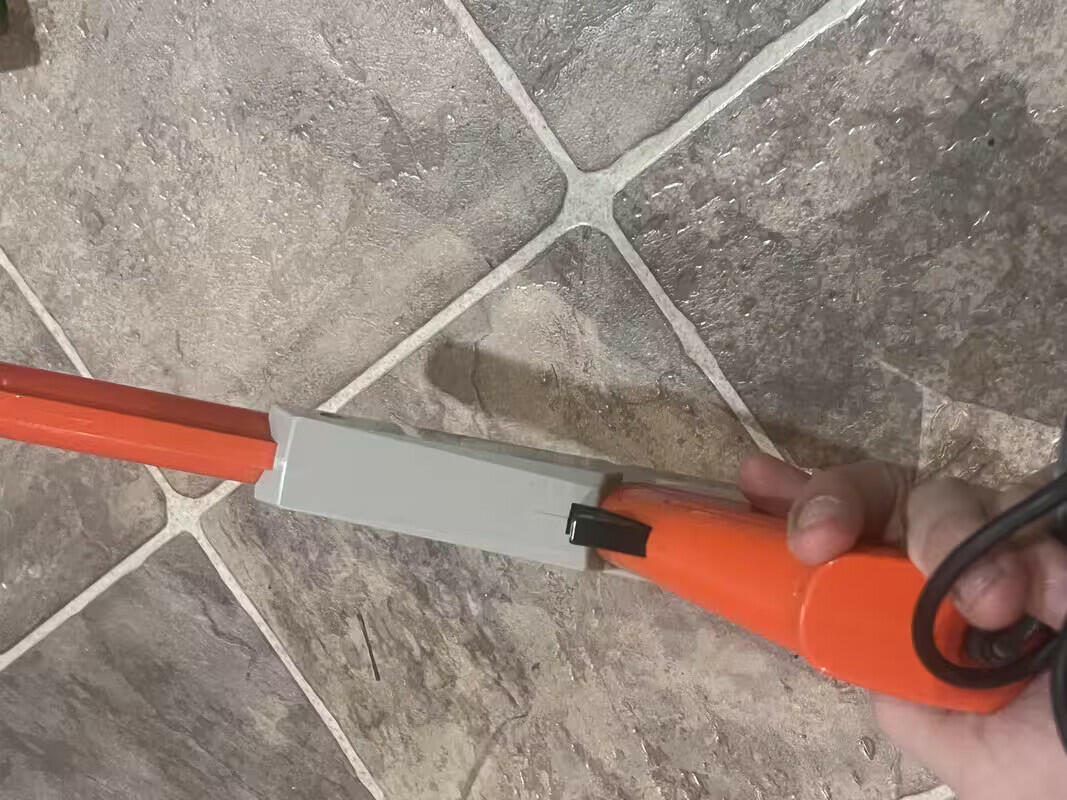 Original 1985 Nintendo NES Zapper Duck Hunt Gun NES-005 Orange Very Nice