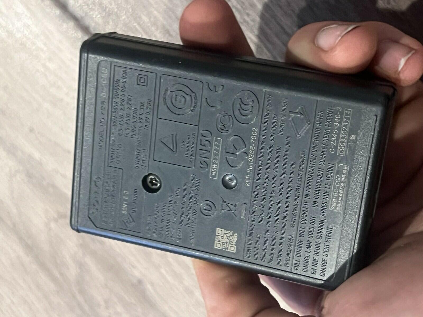 SONY BC-CSD Battery Charger Genuine