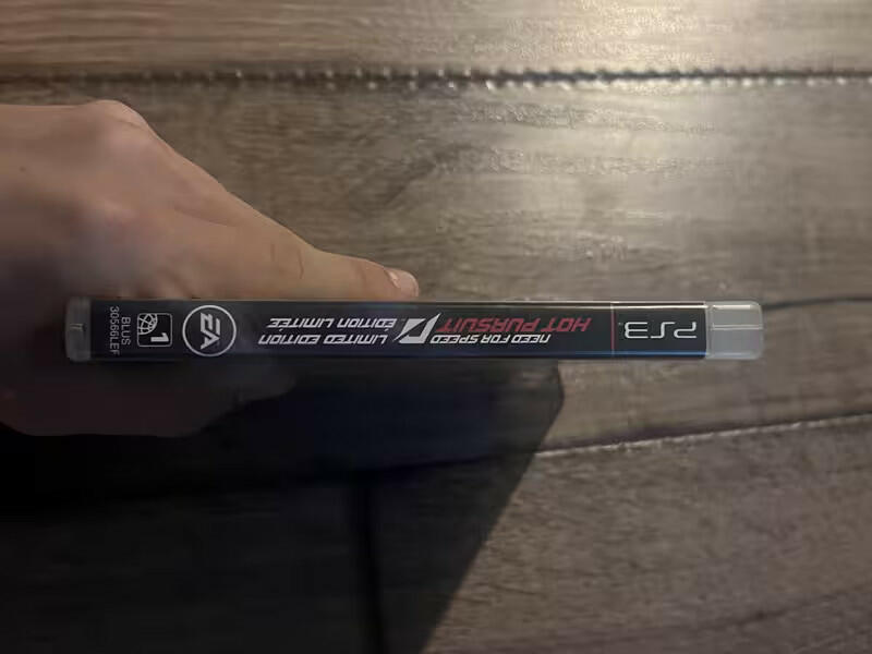 Need For Speed: Hot Pursuit - Limited Edition (Sony Playstation 3, 2010) CIB