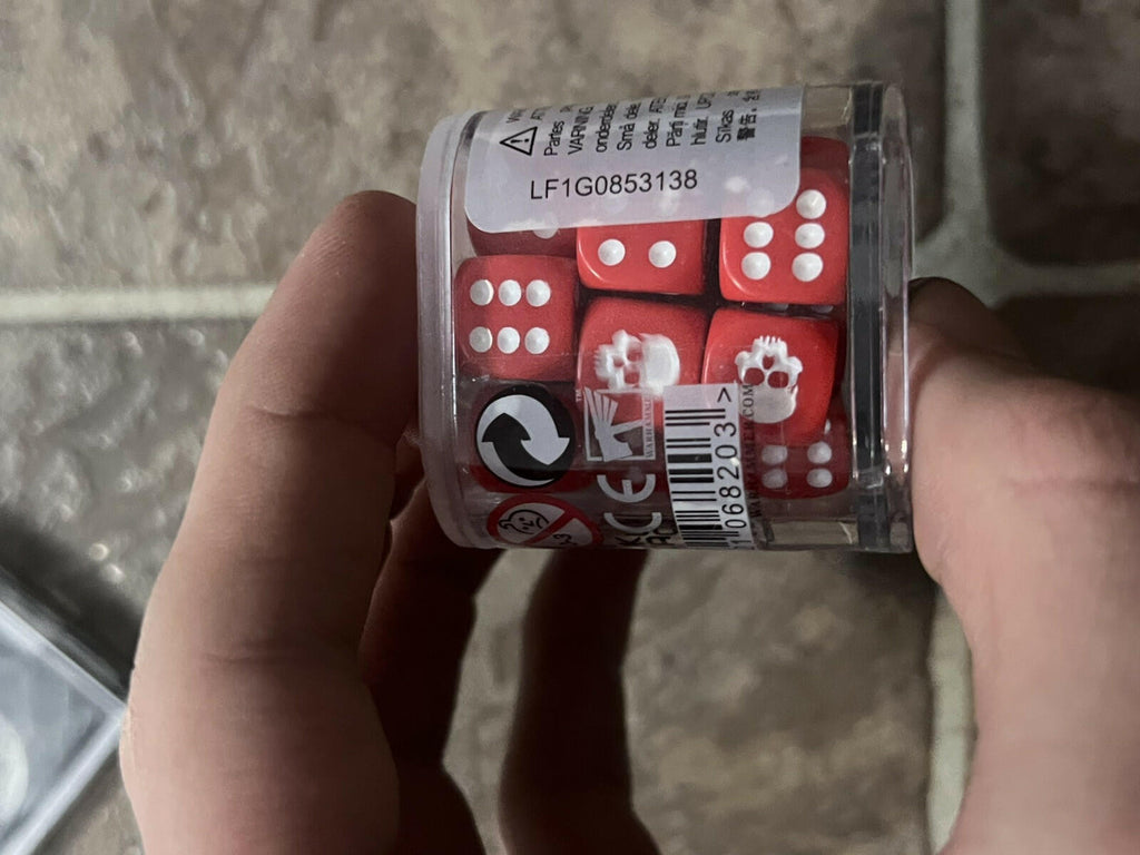 Warhammer 40,000 Dice Set Red 12mm BRAND NEW SEALED