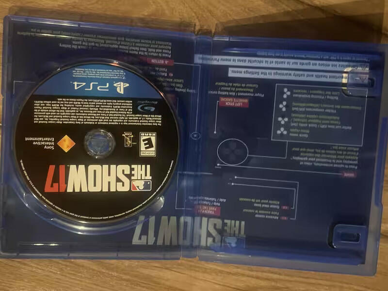 MLB The Show 17 (Sony Playstation 5, 2017) CIB