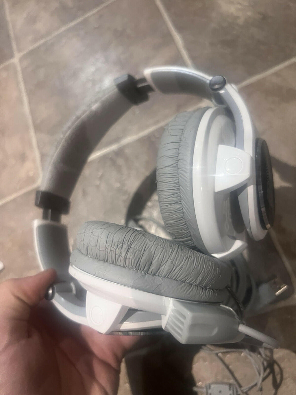 Headphones White Over Ear X Fingerprint Unknown Brand White