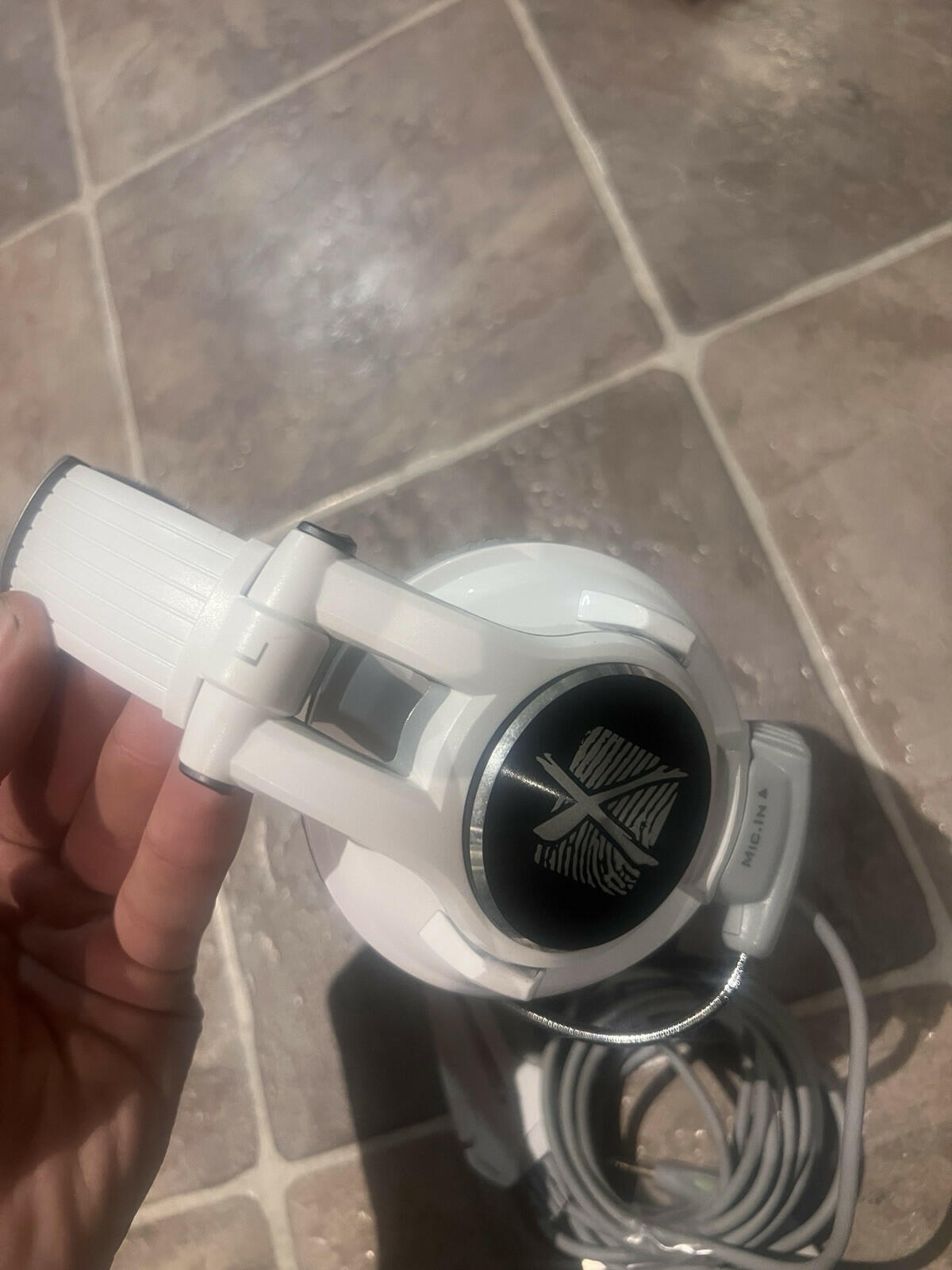 Headphones White Over Ear X Fingerprint Unknown Brand White