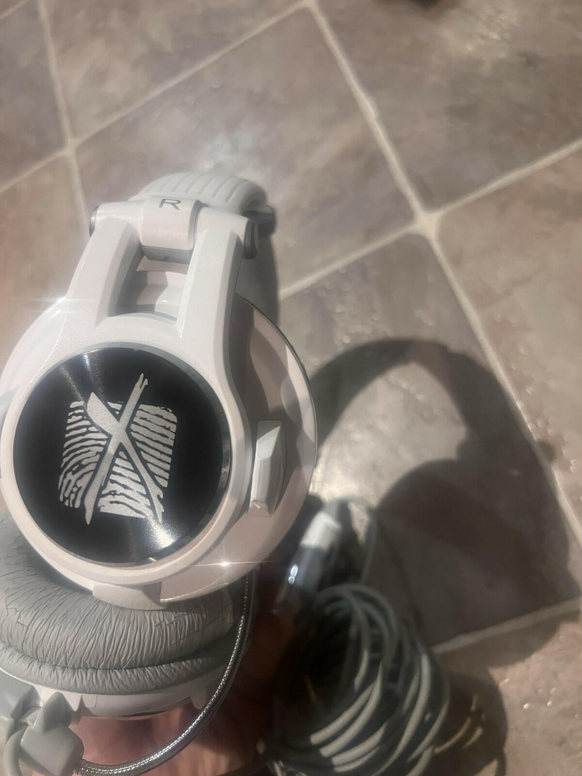 Headphones White Over Ear X Fingerprint Unknown Brand White