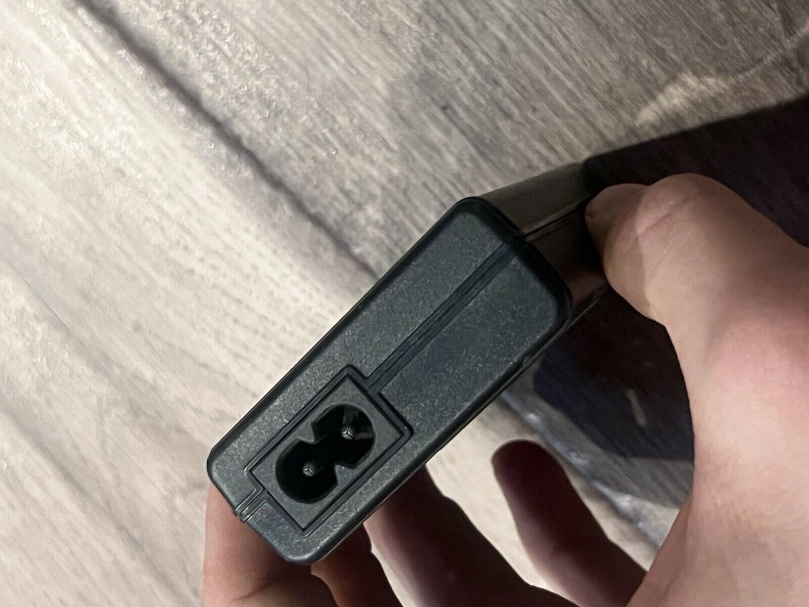 SONY BC-CSD Battery Charger Genuine