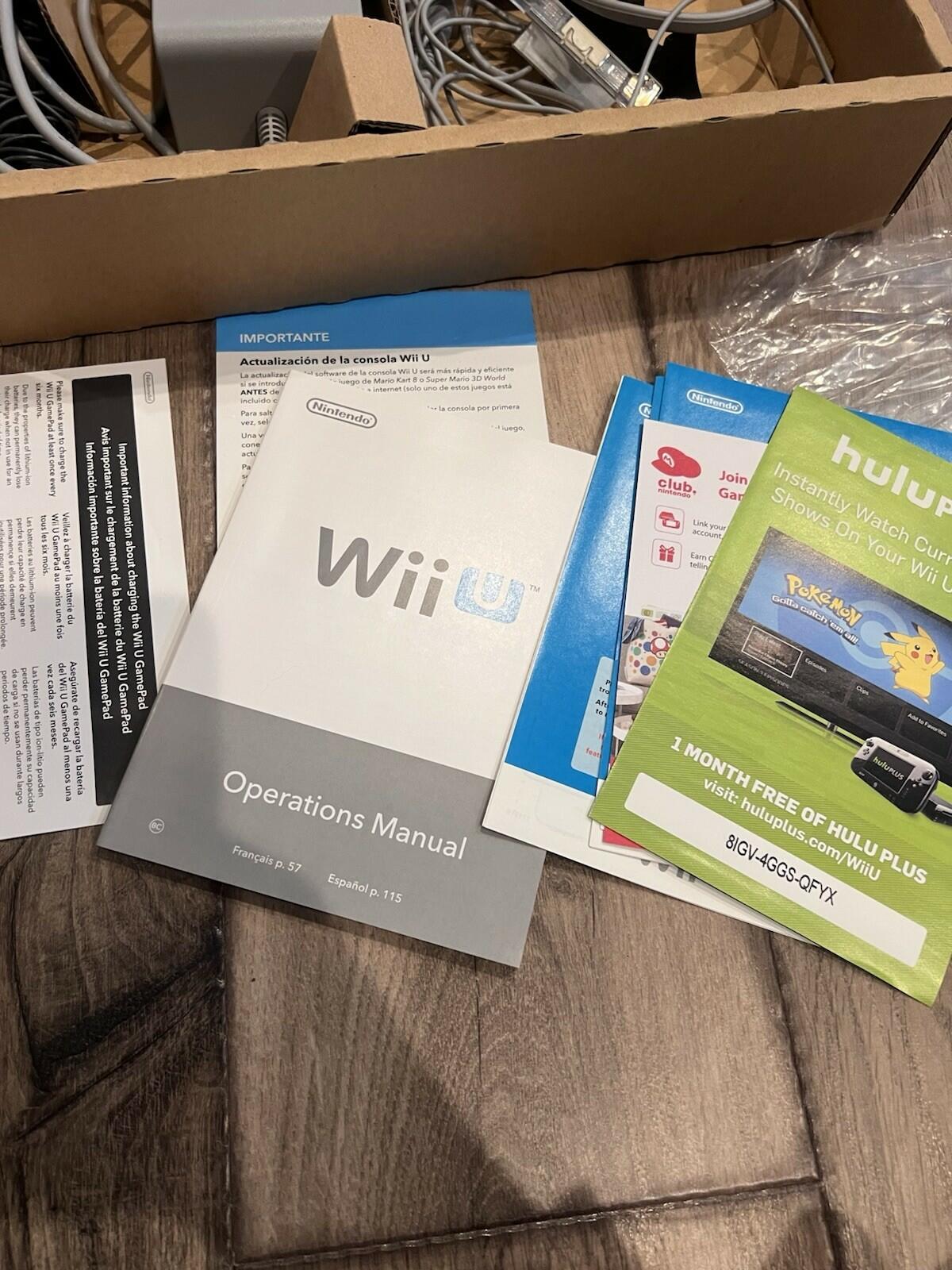 Nintendo Wii U 32 GB Super Mario 3D World Deluxe Set Console CIB 2 Games