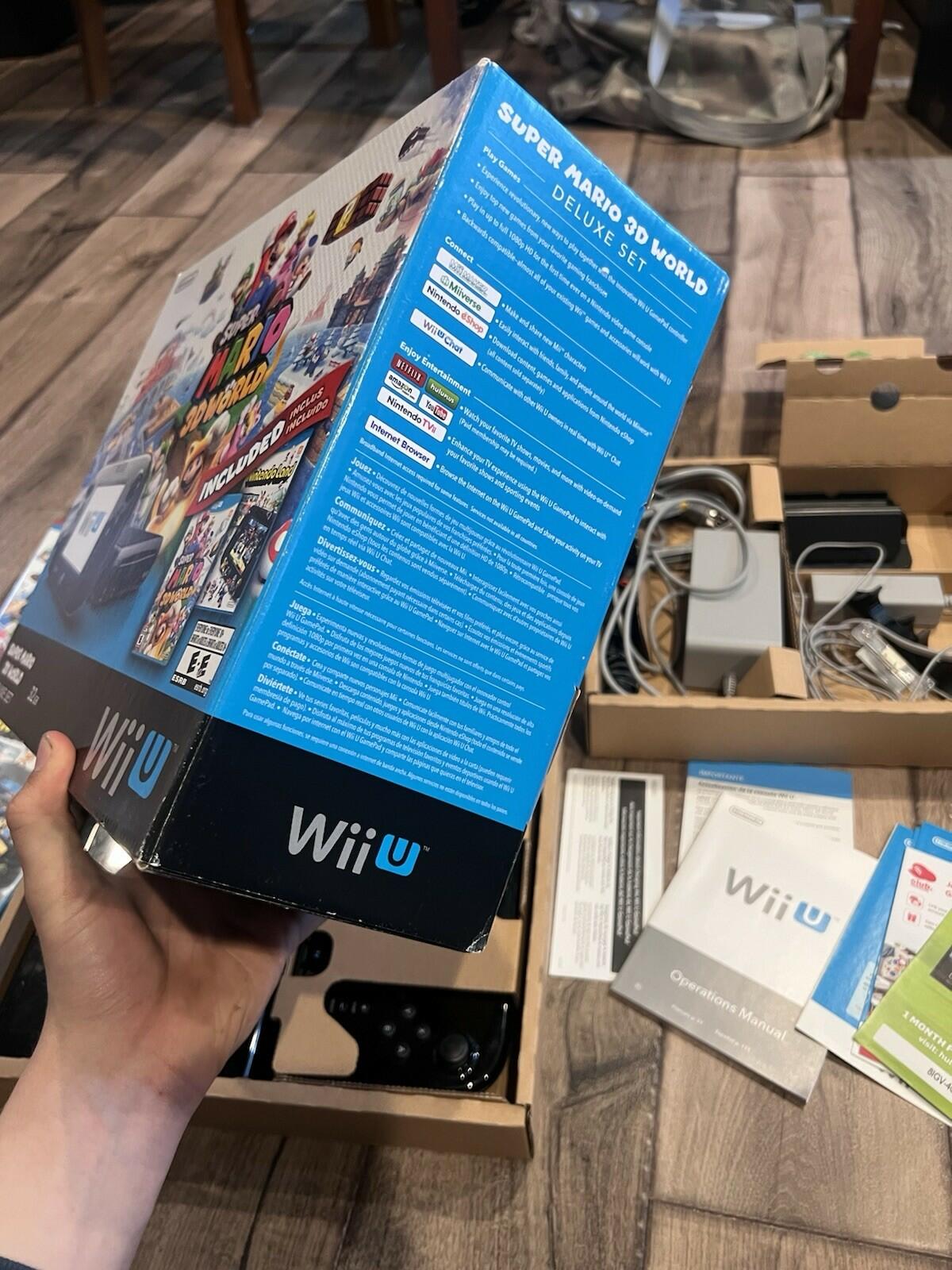 Nintendo Wii U 32 GB Super Mario 3D World Deluxe Set Console CIB 2 Games