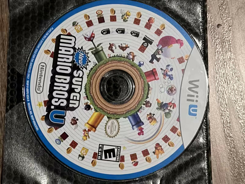 New Super Mario Bros. U (Nintendo Wii U, 2012) DISC ONLY