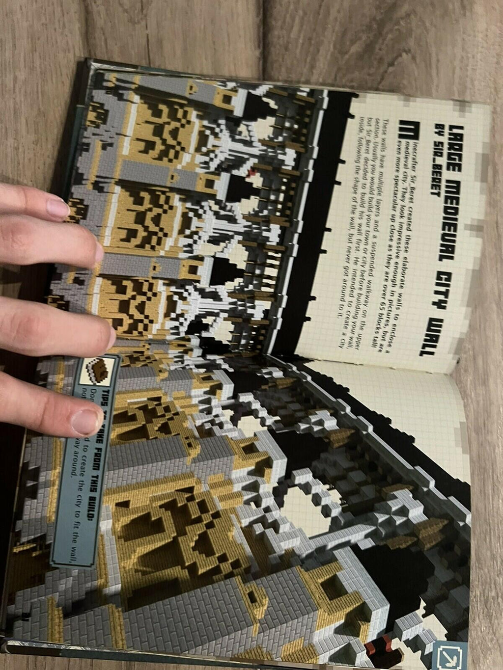 Minecraft Construction Handbook Updated Edition Mojang 2014 Hardover 9+