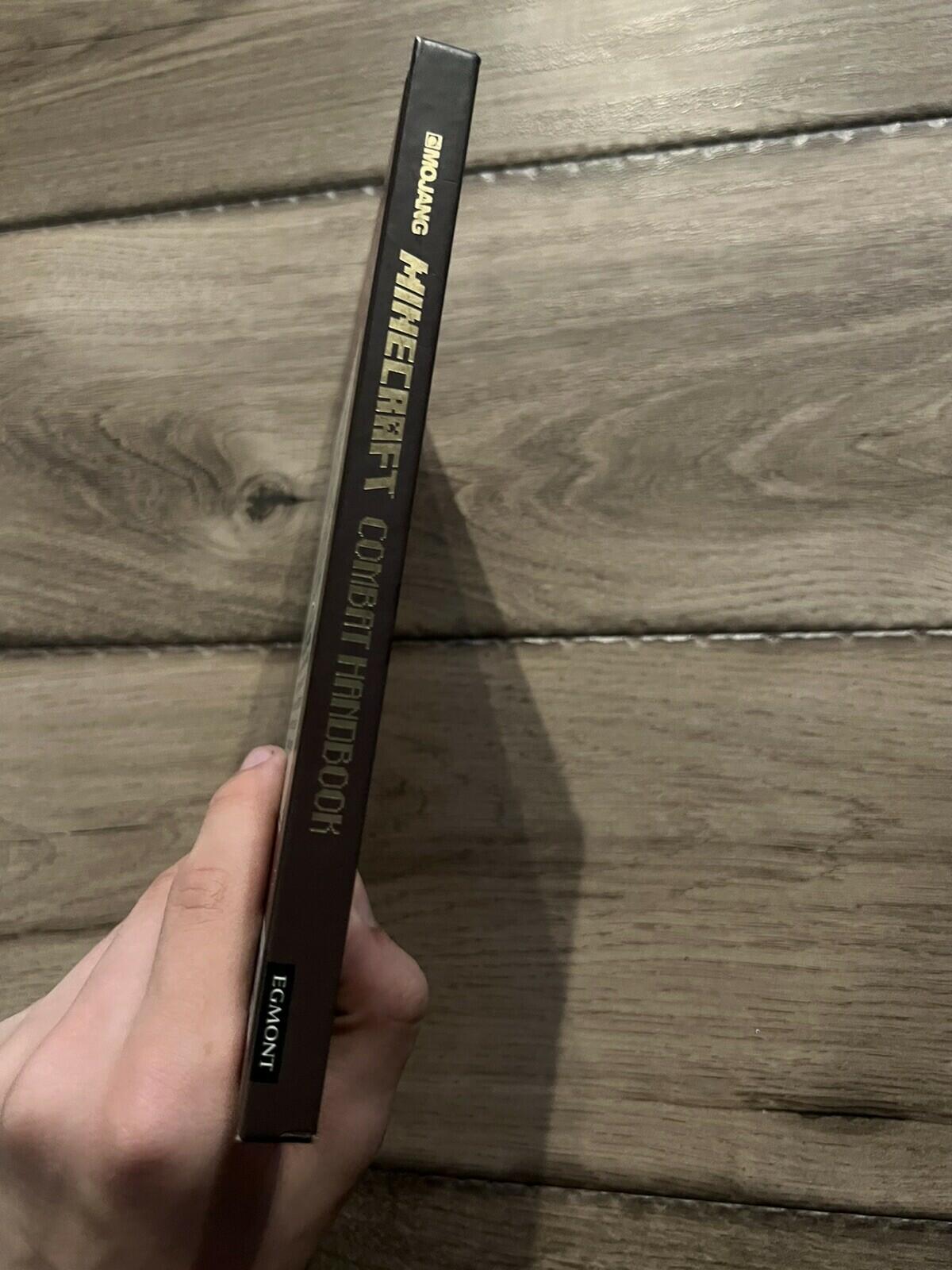 Minecraft Combat Handbook Mojang 2014 Hardover 9+