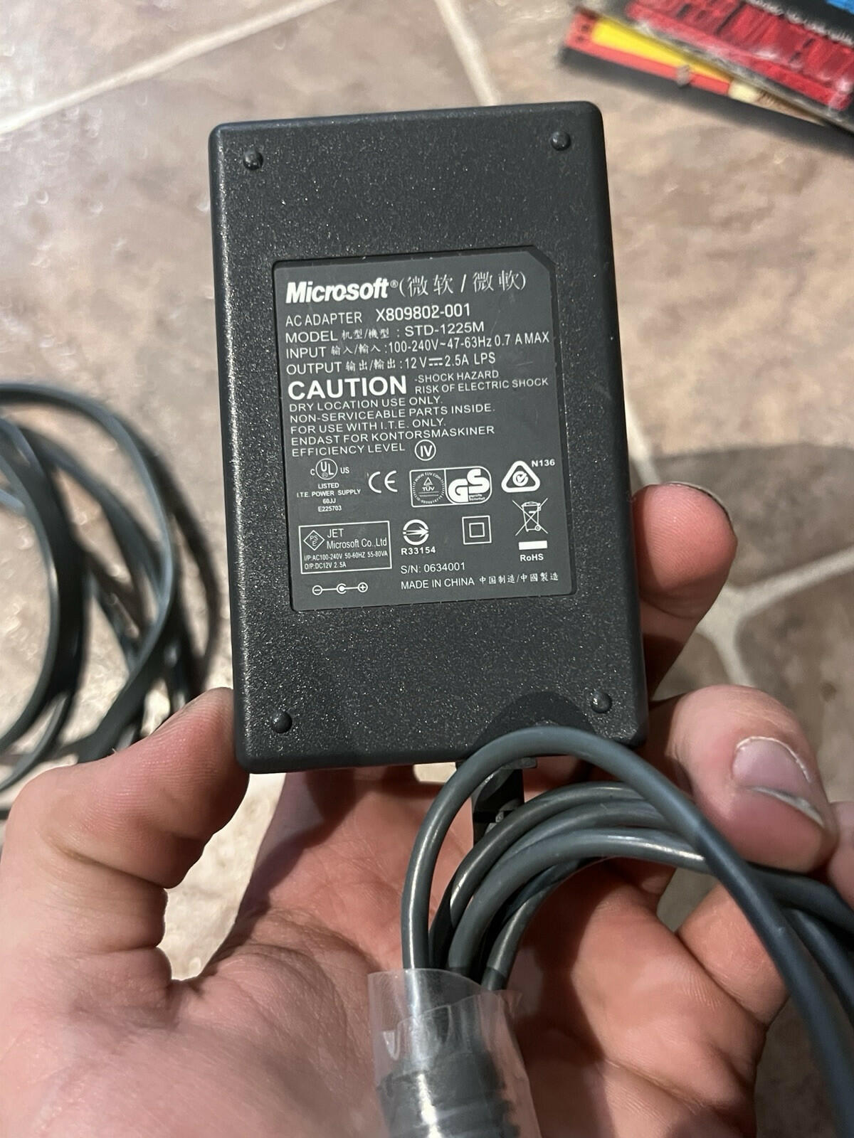 Microsoft AC Adapter Power Supply 12V 2.5A Model: STD-1225M And X809802-001