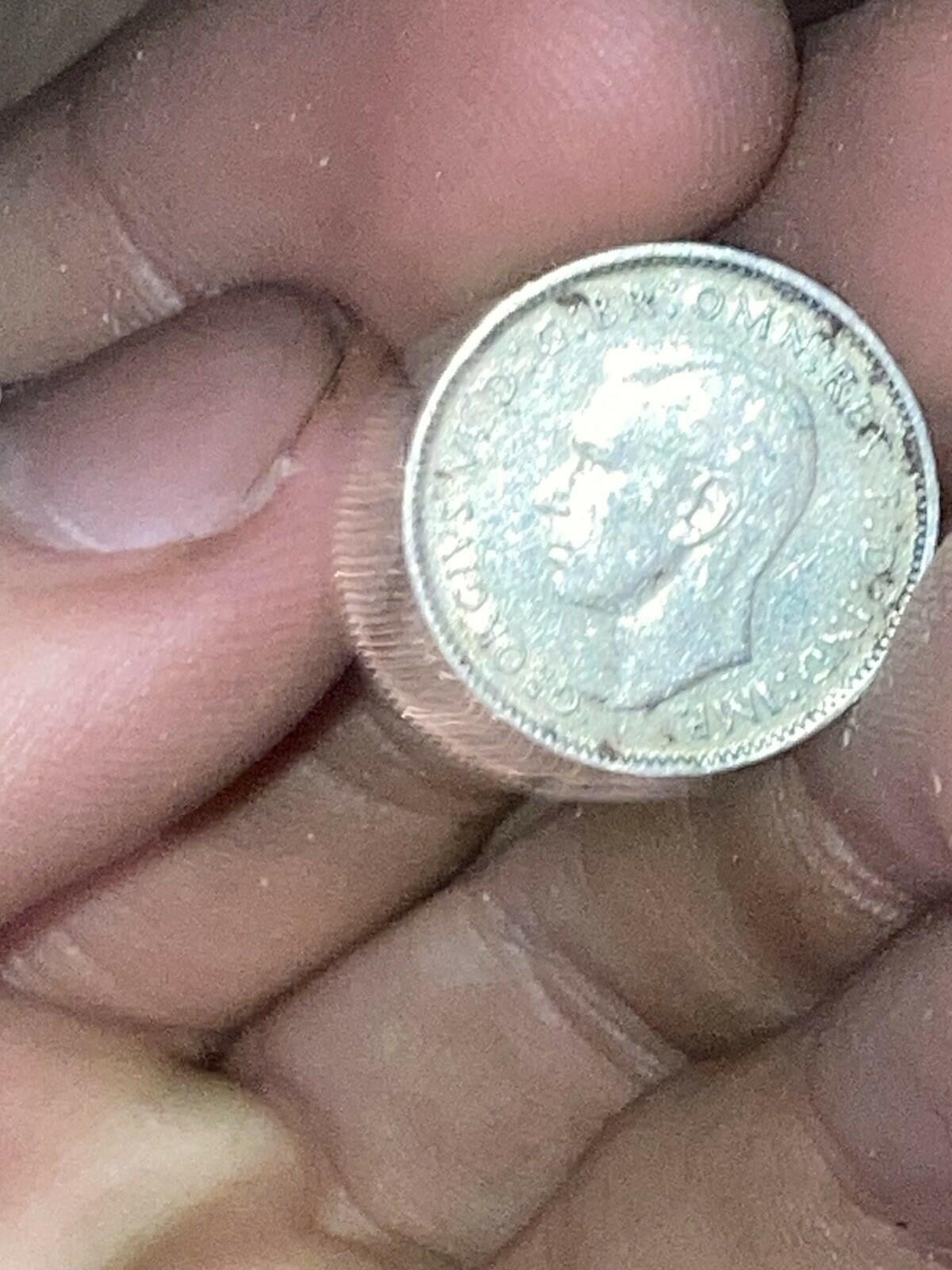 1943-D Australia Silver Six Pence with a Kangaroo and Emu