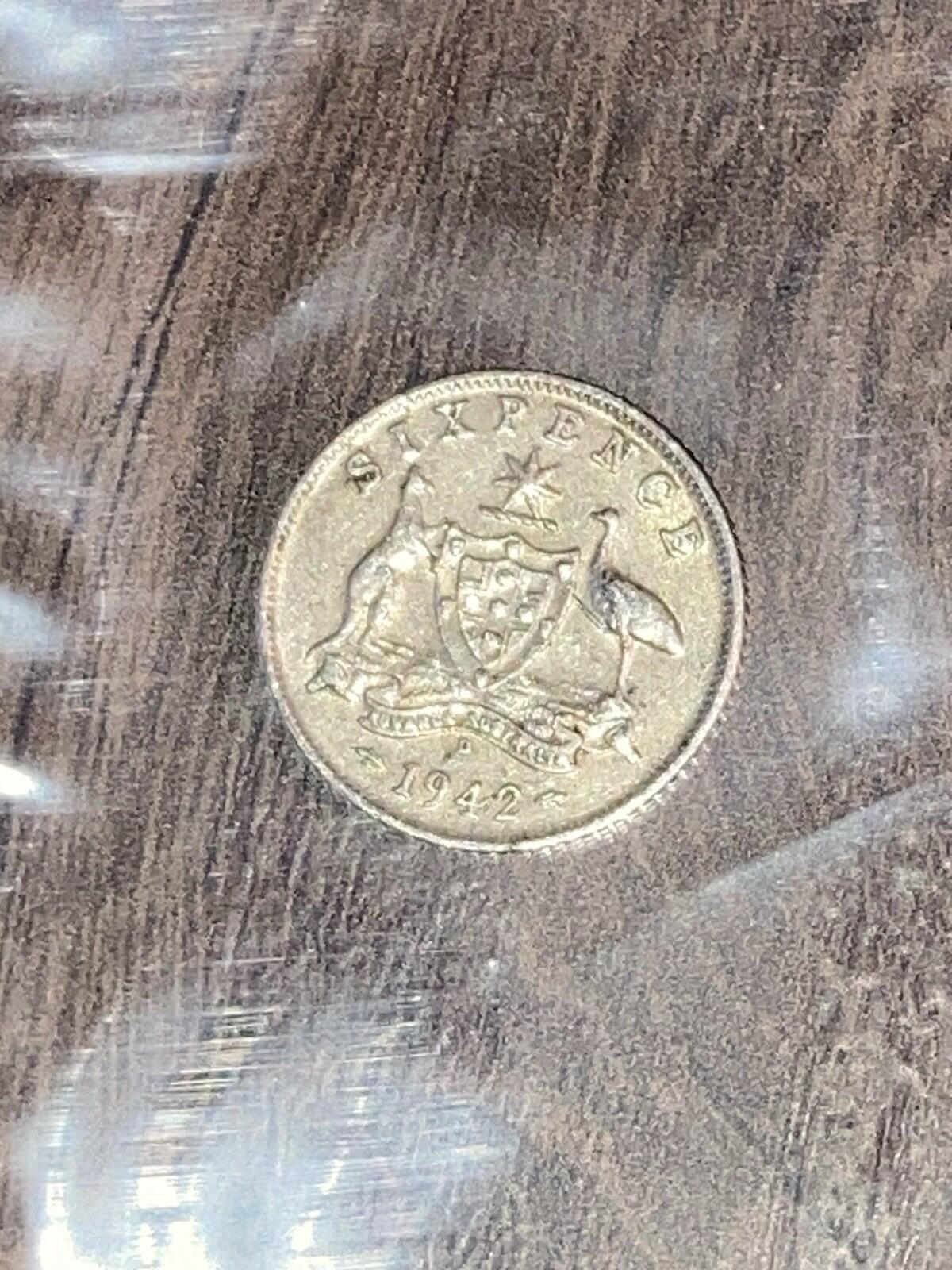 1943-D Australia Silver Six Pence with a Kangaroo and Emu